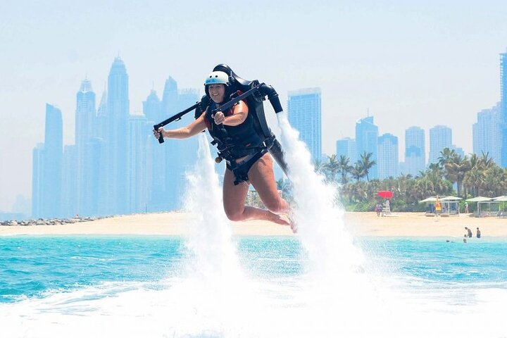 Soar above the stunning Dubai skyline with an exhilarating jetpack adventure gaining a unique perspective while performing exciting maneuvers over the crystal-clear waters. Feel the rush and freedom of flight!